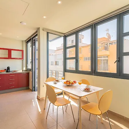 Luxury Holidays Suites, Playa De Cristianos * Los Cristianos (Tenerife)