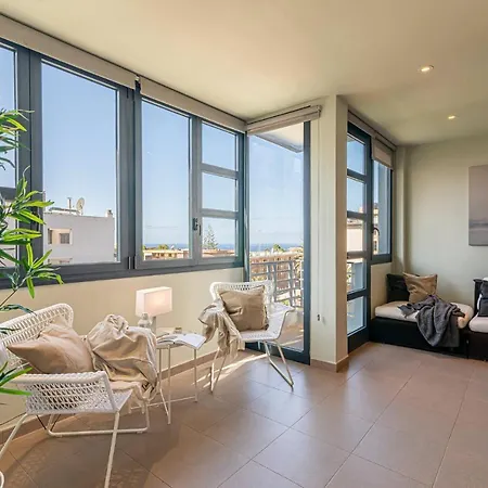Luxury Holidays Suites, Playa De Cristianos Lägenhet