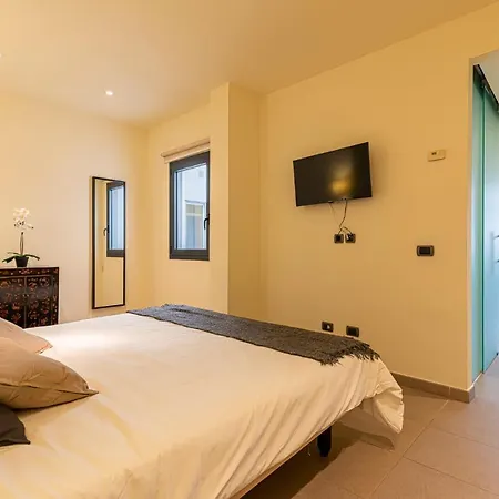 Luxury Holidays Suites, Playa De Cristianos Lägenhet *